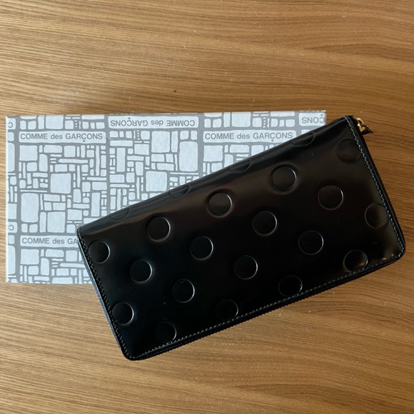 Comme des Garçons Dot Embossed Long Zipped Wallet - Picture 6 of 7